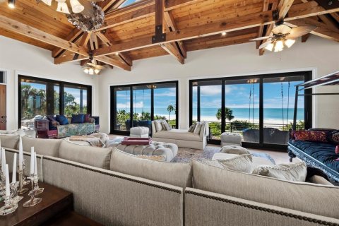 House in Longboat Key, Florida 8 bedrooms, 1184.69 sq.m. № 2206179 - photo 20