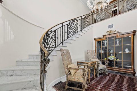 House in Longboat Key, Florida 8 bedrooms, 1184.69 sq.m. № 2206179 - photo 7