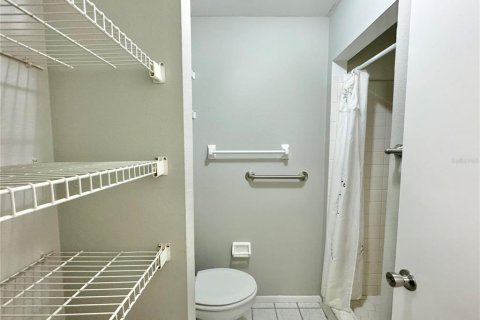 Снять в аренду кондоминиум в Уинтер-Хейвен, Флорида 4 комнаты, 86.4м2, № 2148900 - фото 30