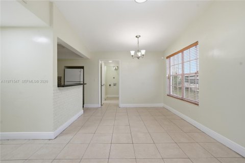 Villa ou maison à louer à Fort Lauderdale, Floride: 3 chambres, 76.64 m2 № 2032299 - photo 10