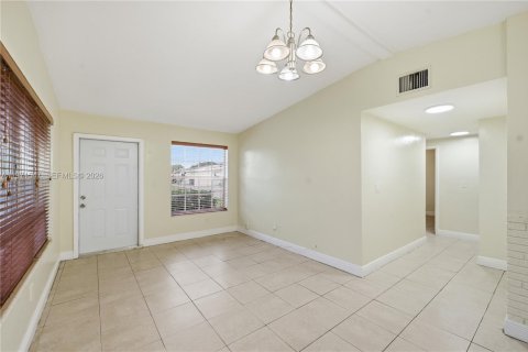 Villa ou maison à louer à Fort Lauderdale, Floride: 3 chambres, 76.64 m2 № 2032299 - photo 8