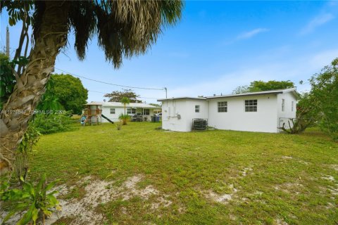 Villa ou maison à louer à Fort Lauderdale, Floride: 3 chambres, 76.64 m2 № 2032299 - photo 21