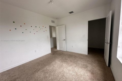 House in Florida City, Florida 4 bedrooms, 200.11 sq.m. № 2010838 - photo 12