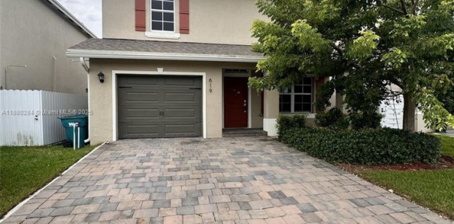 House in Florida City, Florida 4 bedrooms, 200.11 sq.m. № 2010838