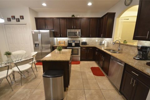 Casa en venta en Kissimmee, Florida, 6 dormitorios, 267 m2 № 1906292 - foto 7
