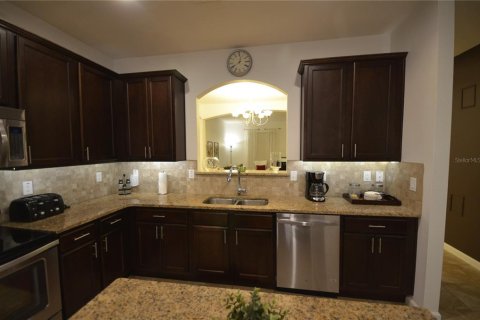 Casa en venta en Kissimmee, Florida, 6 dormitorios, 267 m2 № 1906292 - foto 8