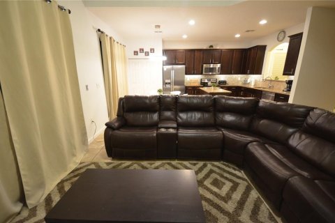 Casa en venta en Kissimmee, Florida, 6 dormitorios, 267 m2 № 1906292 - foto 15