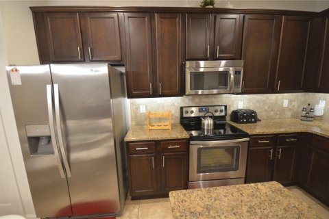 Casa en venta en Kissimmee, Florida, 6 dormitorios, 267 m2 № 1906292 - foto 9