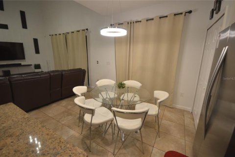 Casa en venta en Kissimmee, Florida, 6 dormitorios, 267 m2 № 1906292 - foto 10