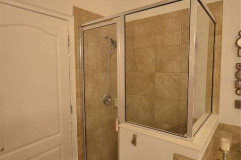 Casa en venta en Kissimmee, Florida, 6 dormitorios, 267 m2 № 1906292 - foto 30
