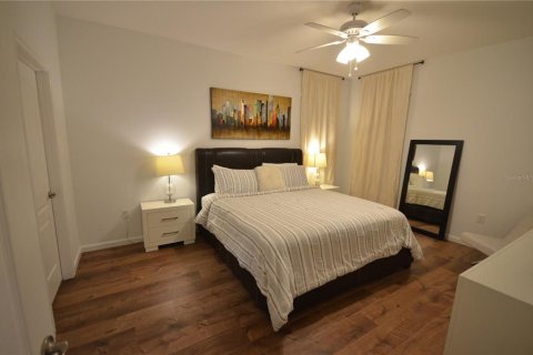 Casa en venta en Kissimmee, Florida, 6 dormitorios, 267 m2 № 1906292 - foto 23