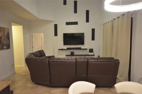 Casa en venta en Kissimmee, Florida, 6 dormitorios, 267 m2 № 1906292 - foto 11