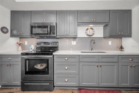 Condominio en venta en Dunedin, Florida, 1 dormitorio, 66.43 m2 № 1534482 - foto 11