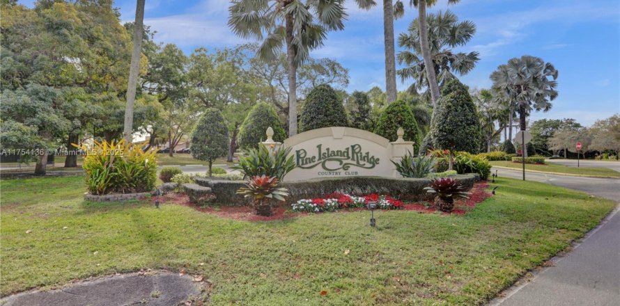 Кондоминиум с 2 спальнями в Дейви, Флорида № 1921966