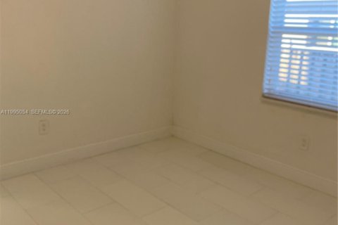 Снять в аренду виллу или дом в Майами, Флорида 2 спальни, 67.35м2, № 2063931 - фото 7