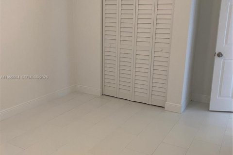 Снять в аренду виллу или дом в Майами, Флорида 2 спальни, 67.35м2, № 2063931 - фото 15