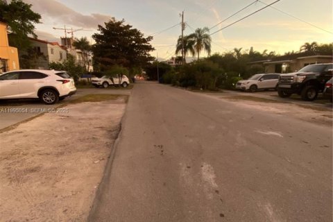 Снять в аренду виллу или дом в Майами, Флорида 2 спальни, 67.35м2, № 2063931 - фото 26