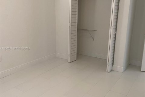 Снять в аренду виллу или дом в Майами, Флорида 2 спальни, 67.35м2, № 2063931 - фото 12