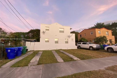 Снять в аренду виллу или дом в Майами, Флорида 2 спальни, 67.35м2, № 2063931 - фото 2