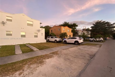 Снять в аренду виллу или дом в Майами, Флорида 2 спальни, 67.35м2, № 2063931 - фото 3