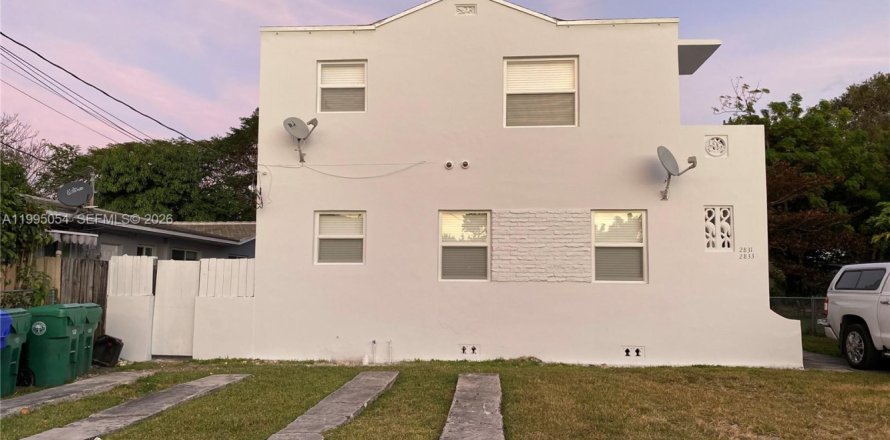 Дом в Майами, Флорида 2 спальни, 67.35м2 № 2063931