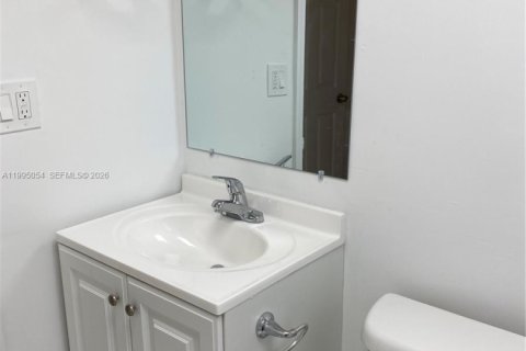 Снять в аренду виллу или дом в Майами, Флорида 2 спальни, 67.35м2, № 2063931 - фото 11