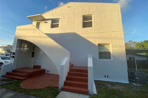 Снять в аренду виллу или дом в Майами, Флорида 2 спальни, 67.35м2, № 2063931 - фото 5