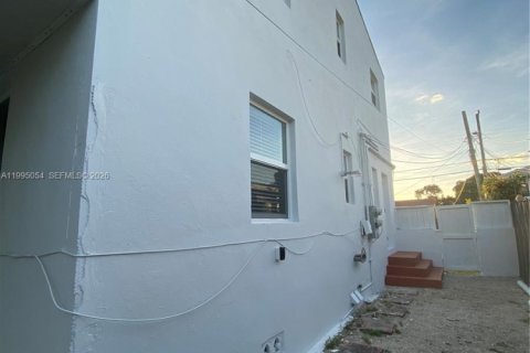 Снять в аренду виллу или дом в Майами, Флорида 2 спальни, 67.35м2, № 2063931 - фото 21