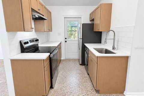 Appartement à louer à Orlando, Floride: 2 chambres, 91.04 m2 № 2333844 - photo 3