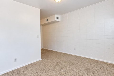 Appartement à louer à Orlando, Floride: 2 chambres, 91.04 m2 № 2333844 - photo 4