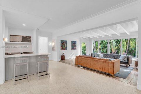House in Miami Shores, Florida 2 bedrooms, 131.74 sq.m. № 1801023 - photo 8