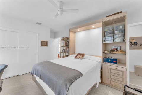 House in Miami Shores, Florida 2 bedrooms, 131.74 sq.m. № 1801023 - photo 21