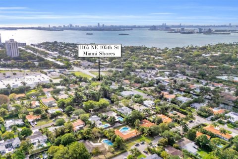 House in Miami Shores, Florida 2 bedrooms, 131.74 sq.m. № 1801023 - photo 4