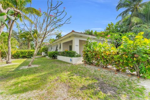 House in Miami Shores, Florida 2 bedrooms, 131.74 sq.m. № 1801023 - photo 3