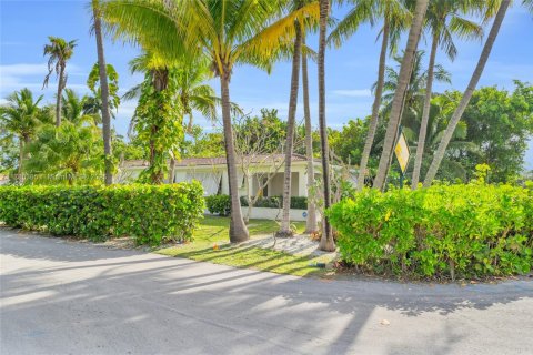 House in Miami Shores, Florida 2 bedrooms, 131.74 sq.m. № 1801023 - photo 2