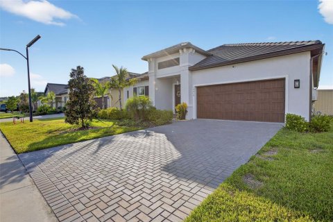 House in Parrish, Florida 2 bedrooms, 206.06 sq.m. № 1918947 - photo 1