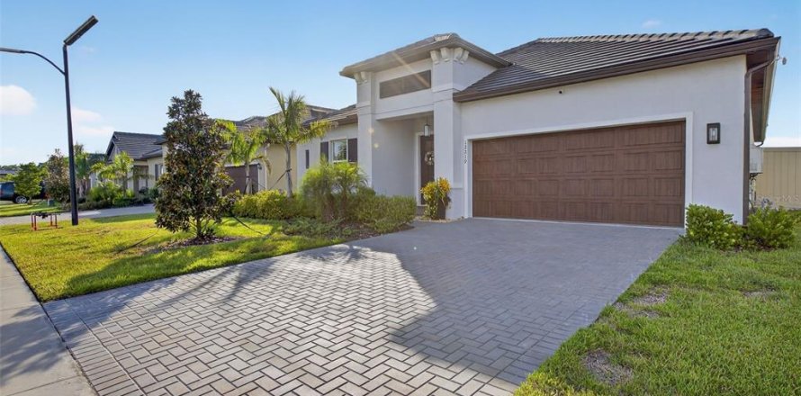 House in Parrish, Florida 2 bedrooms, 206.06 sq.m. № 1918947