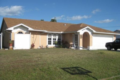 Casa en Port St. Lucie, Florida 4 dormitorios, 172.98 m2 № 2078662