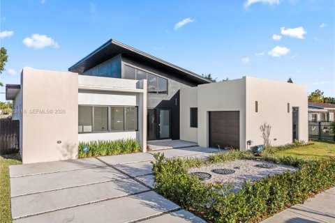 Casa en venta en Miami, Florida, 4 dormitorios, 297.29 m2 № 2031926 - foto 7