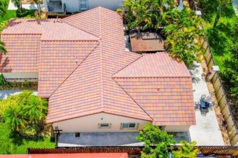 House in Miami, Florida 3 bedrooms, 150.41 sq.m. № 1956972 - photo 4