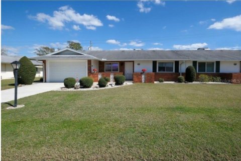 Apartment in Sun City Center, Florida 2 bedrooms, 115.48 sq.m. № 2351633