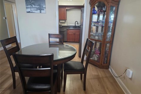 Copropriété à vendre à Saint Petersburg, Floride: 1 chambre, 98.48 m2 № 2115830 - photo 7