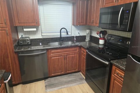 Copropriété à vendre à Saint Petersburg, Floride: 1 chambre, 98.48 m2 № 2115830 - photo 5