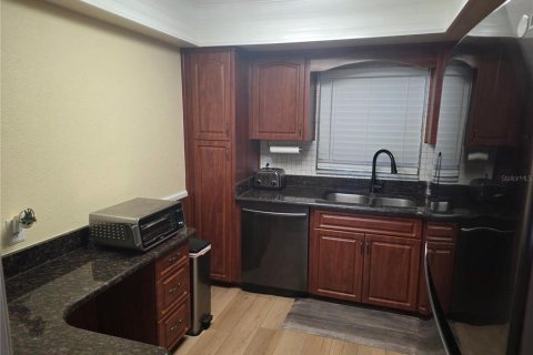 Copropriété à vendre à Saint Petersburg, Floride: 1 chambre, 98.48 m2 № 2115830 - photo 6