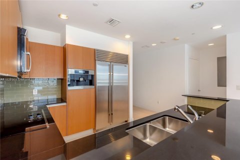 Condominio en alquiler en Miami, Florida, 3 dormitorios, 184.6 m2 № 1888801 - foto 12