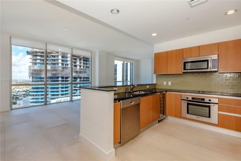 Condominio en alquiler en Miami, Florida, 3 dormitorios, 184.6 m2 № 1888801 - foto 9