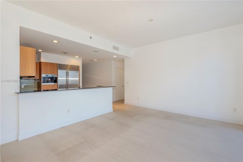 Condominio en alquiler en Miami, Florida, 3 dormitorios, 184.6 m2 № 1888801 - foto 6
