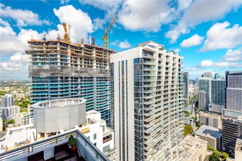 Condominio en alquiler en Miami, Florida, 3 dormitorios, 184.6 m2 № 1888801 - foto 2