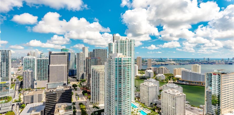 Condo in Miami, Florida, 3 bedrooms № 1888801