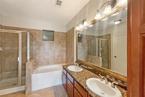 Copropriété à vendre à Davenport, Floride: 3 chambres № 2043705 - photo 6